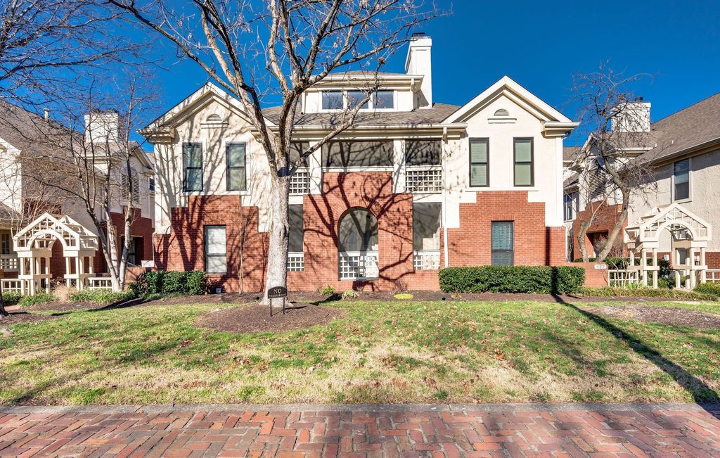 937 Russell St Apt 10, Nashville, TN 37206