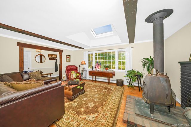 16 Landing Meadow Road, Smithtown, NY 11787