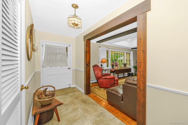 16 Landing Meadow Road, Smithtown, NY 11787