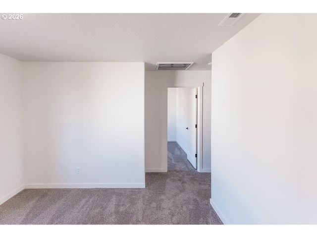 16009 Barlow Trail Ln, Oregon City, OR 97045