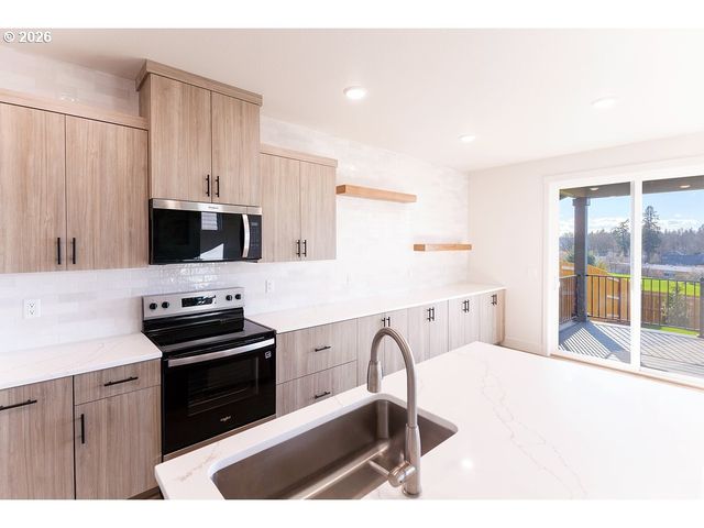 16009 Barlow Trail Ln, Oregon City, OR 97045