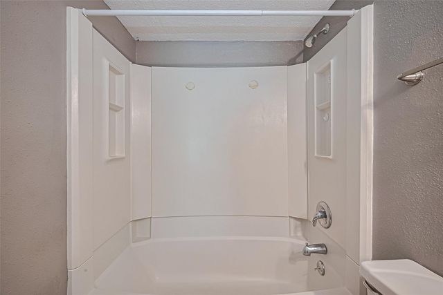 12905 Woodforest Boulevard 107, Houston, TX 77015
