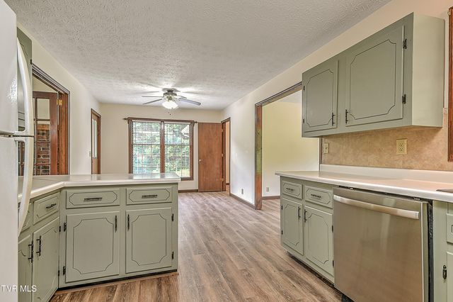 602 Heaton Creek Road, Roan Mountain, TN 37687