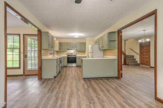 602 Heaton Creek Road, Roan Mountain, TN 37687