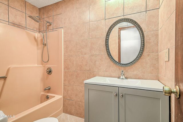 602 Heaton Creek Road, Roan Mountain, TN 37687