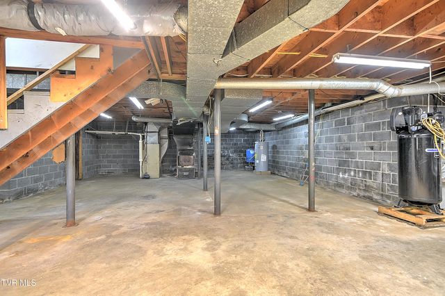 602 Heaton Creek Road, Roan Mountain, TN 37687