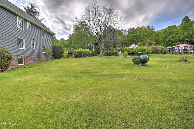 602 Heaton Creek Road, Roan Mountain, TN 37687