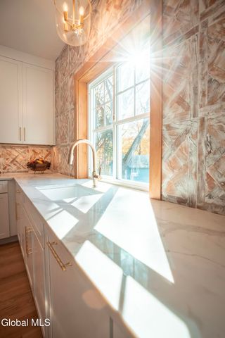 24 Crescent Terrace, North Greenbush, NY 12198