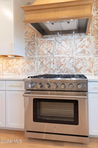 24 Crescent Terrace, North Greenbush, NY 12198