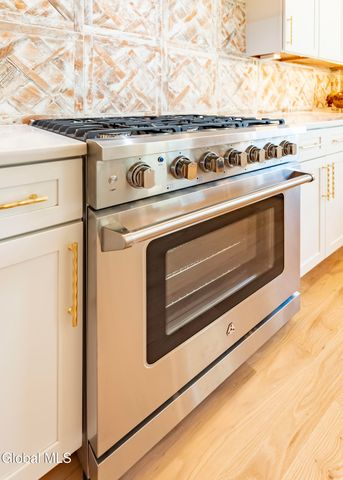 24 Crescent Terrace, North Greenbush, NY 12198