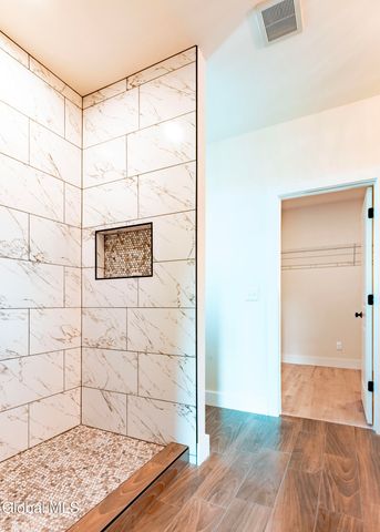 24 Crescent Terrace, North Greenbush, NY 12198