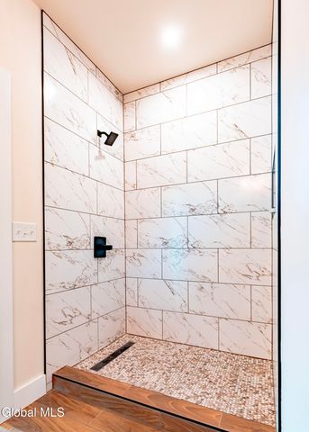 24 Crescent Terrace, North Greenbush, NY 12198