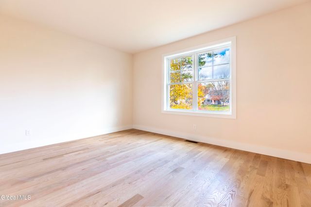 24 Crescent Terrace, North Greenbush, NY 12198