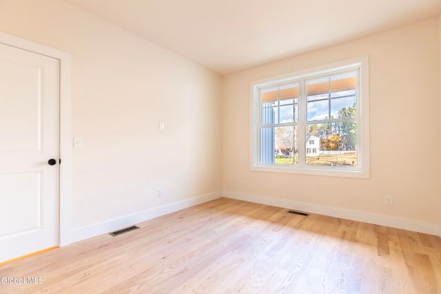 24 Crescent Terrace, North Greenbush, NY 12198