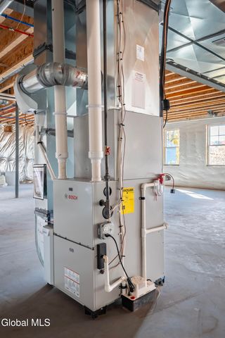 24 Crescent Terrace, North Greenbush, NY 12198