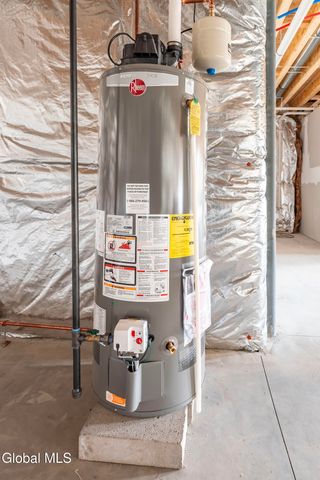 24 Crescent Terrace, North Greenbush, NY 12198