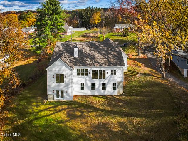 24 Crescent Terrace, North Greenbush, NY 12198