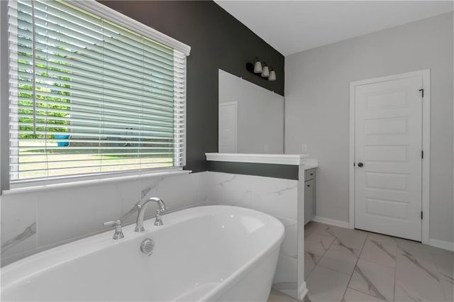 420 Tavistock Court, Mcdonough, GA 30252