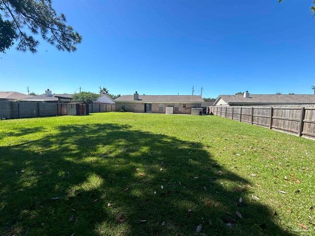 1454 Little Creek Dr, Pensacola, FL 32506