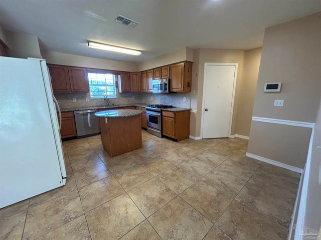 1454 Little Creek Dr, Pensacola, FL 32506
