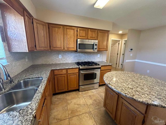 1454 Little Creek Dr, Pensacola, FL 32506