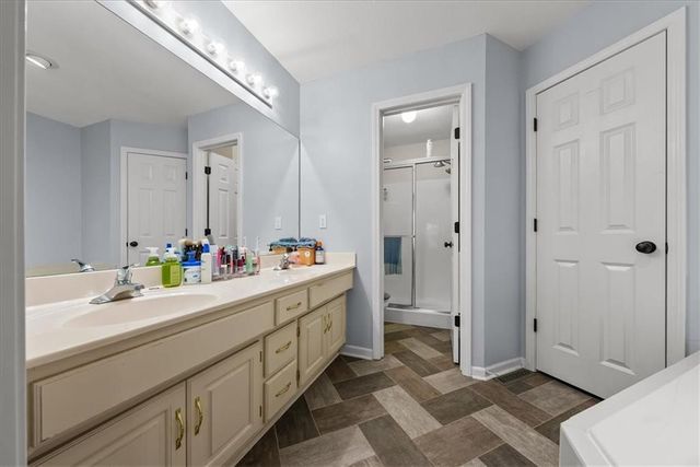 1104 Regency Drive, Kearney, MO 64060