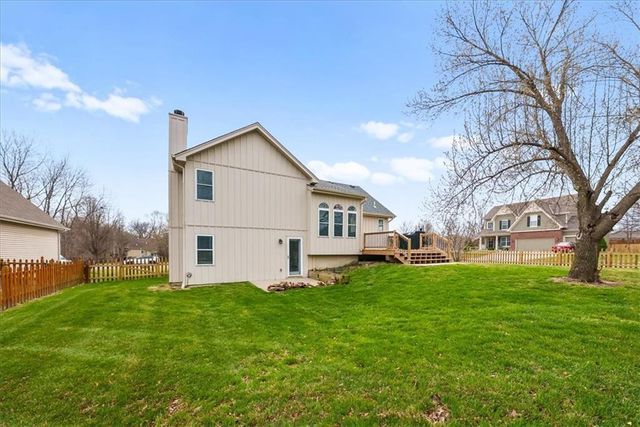 1104 Regency Drive, Kearney, MO 64060