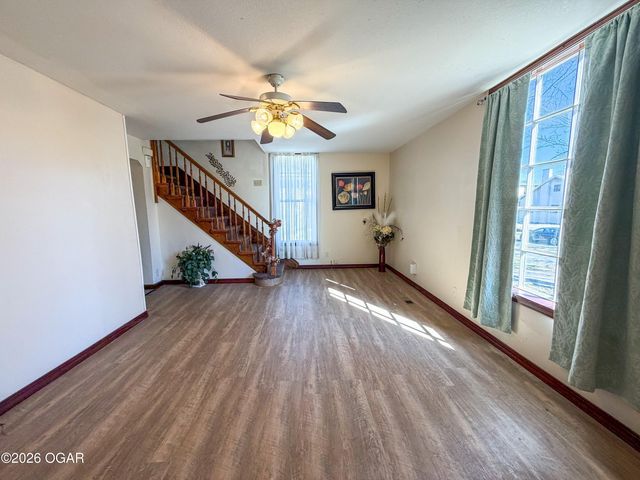 210 N Moffet Avenue, Joplin, MO 64801