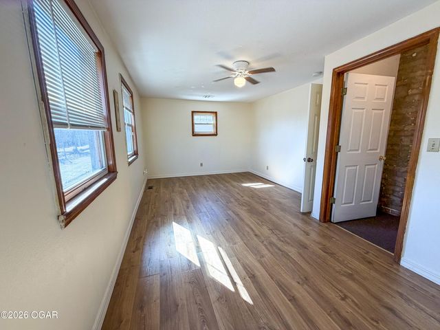 210 N Moffet Avenue, Joplin, MO 64801