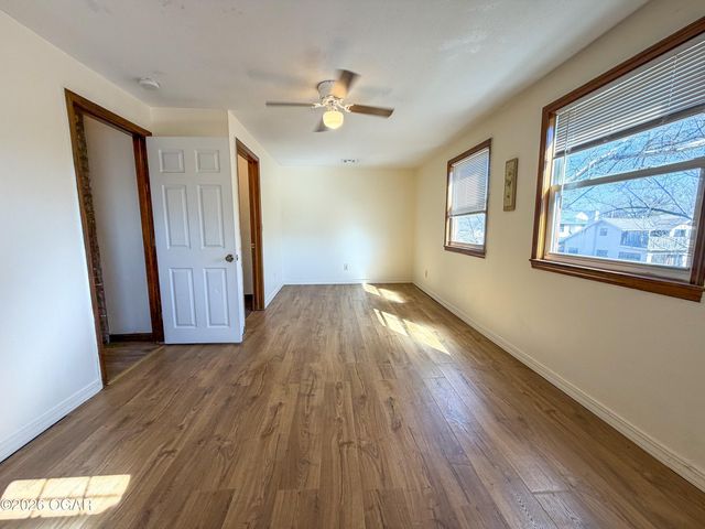 210 N Moffet Avenue, Joplin, MO 64801