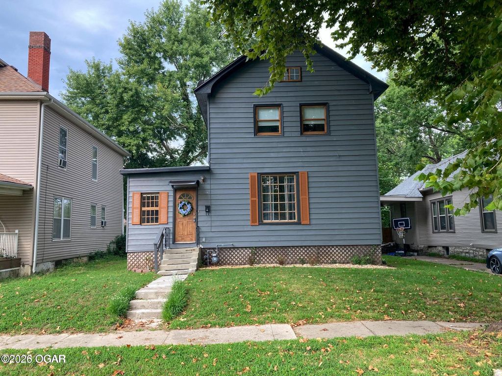 210 N Moffet Avenue, Joplin, MO 64801