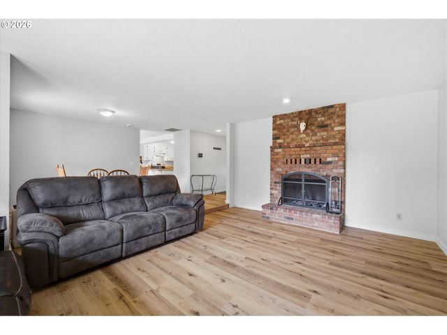 1360 Sw 2ND St, Mc Minnville, OR 97128