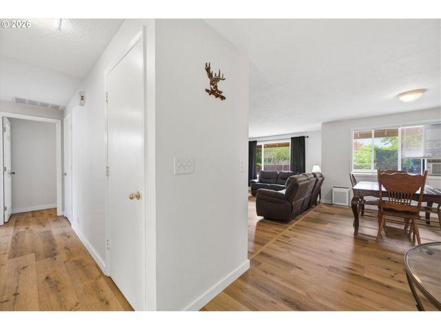 1360 Sw 2ND St, Mc Minnville, OR 97128