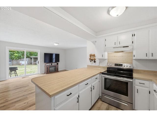 1360 Sw 2ND St, Mc Minnville, OR 97128