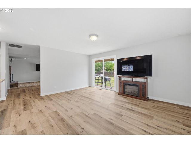 1360 Sw 2ND St, Mc Minnville, OR 97128