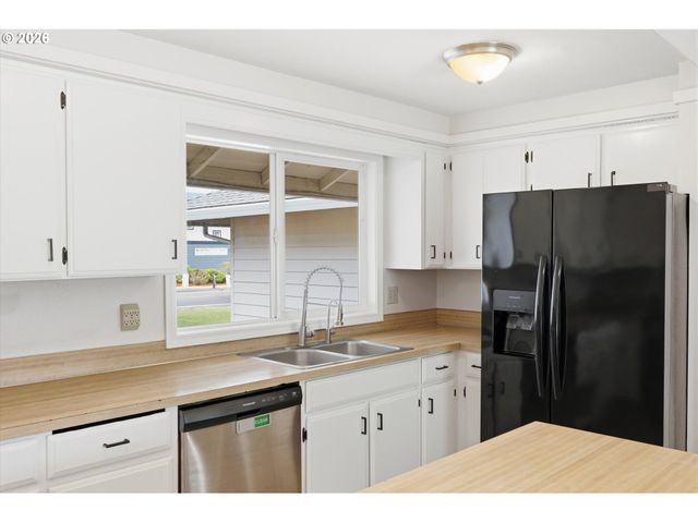 1360 Sw 2ND St, Mc Minnville, OR 97128