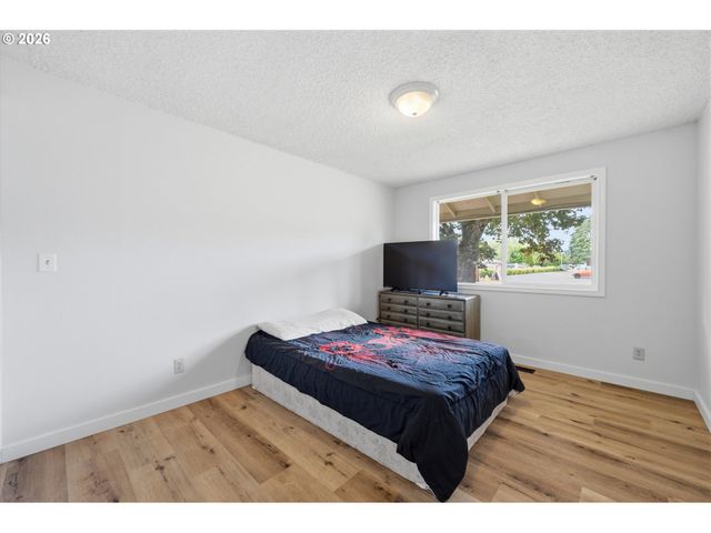 1360 Sw 2ND St, Mc Minnville, OR 97128