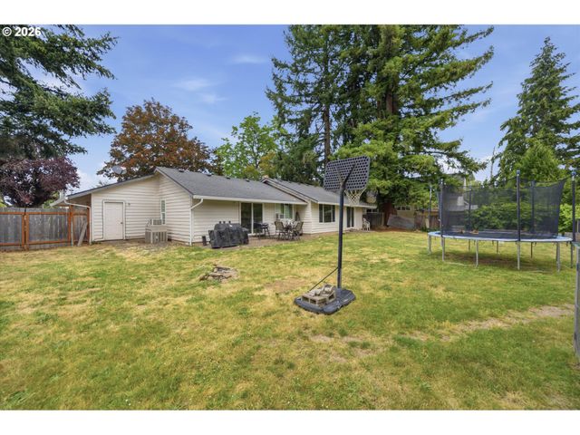 1360 Sw 2ND St, Mc Minnville, OR 97128