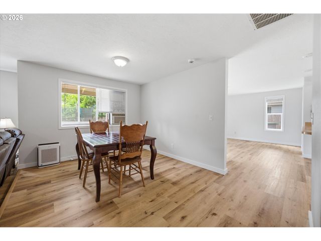 1360 Sw 2ND St, Mc Minnville, OR 97128