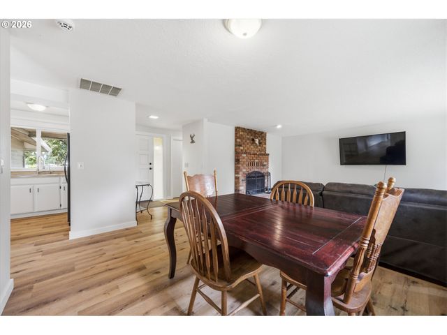 1360 Sw 2ND St, Mc Minnville, OR 97128
