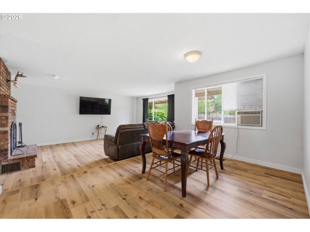 1360 Sw 2ND St, Mc Minnville, OR 97128