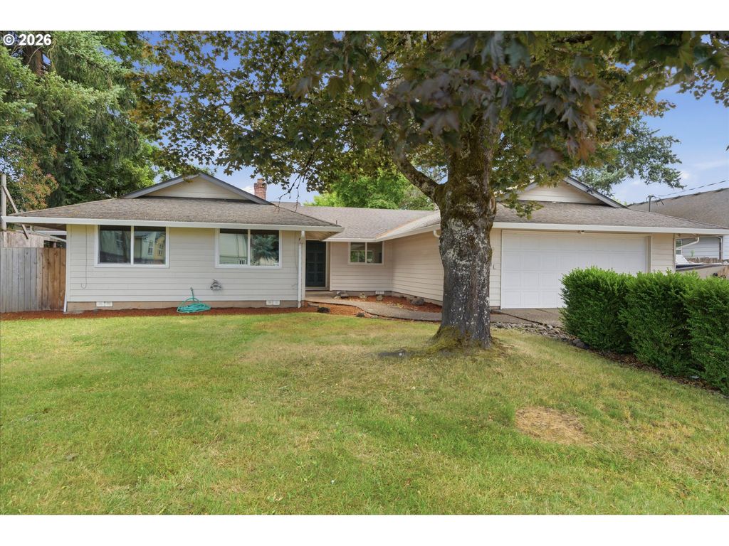 Image 1 of property listing at 1360 Sw 2ND St, Mc Minnville, OR 97128