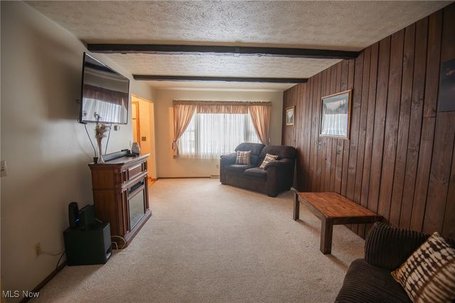 120 Winter Lane, Cortland, OH 44410