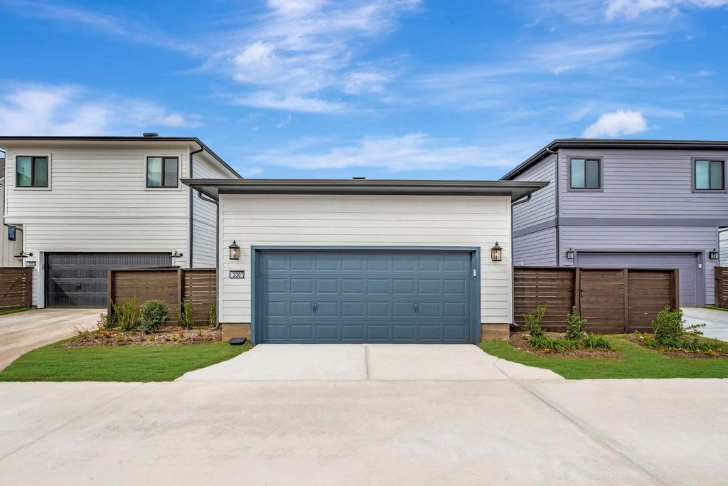 Image 10 of property listing at 3307 Full Bellied Lane, Richmond, TX 77406