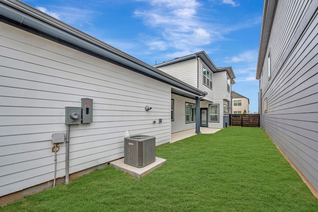 Image 11 of property listing at 3307 Full Bellied Lane, Richmond, TX 77406