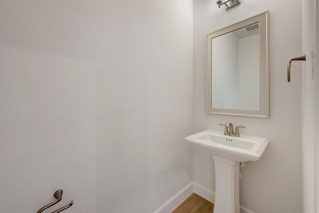 Image 14 of property listing at 3307 Full Bellied Lane, Richmond, TX 77406