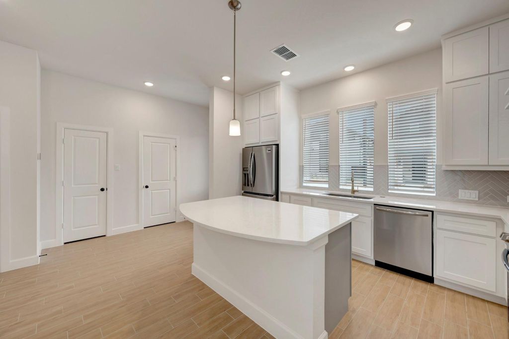 Image 20 of property listing at 3307 Full Bellied Lane, Richmond, TX 77406