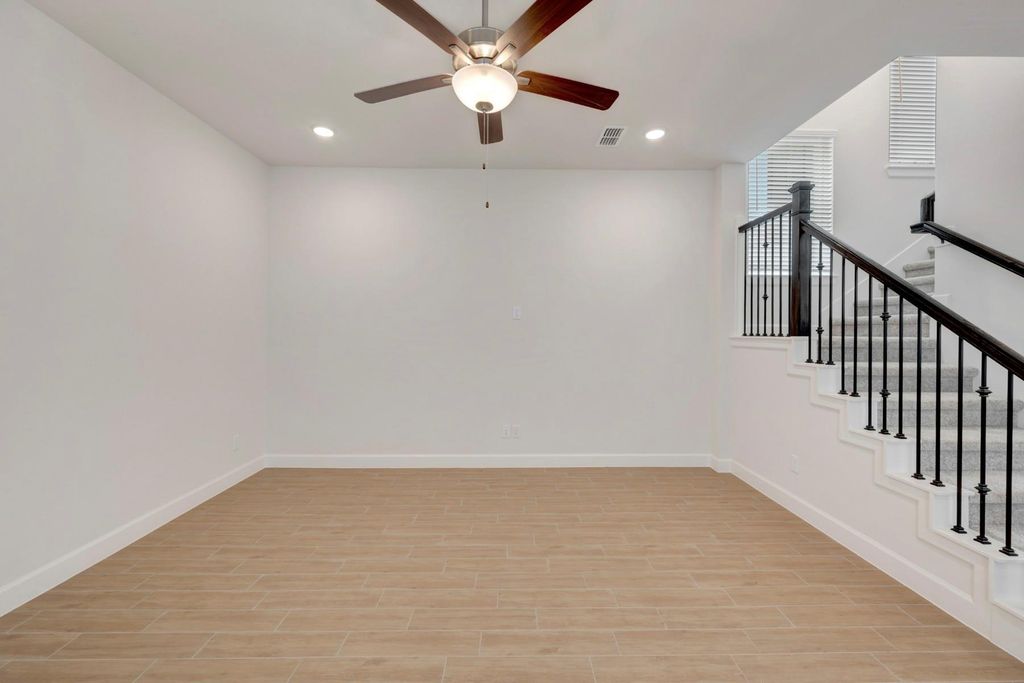 Image 28 of property listing at 3307 Full Bellied Lane, Richmond, TX 77406