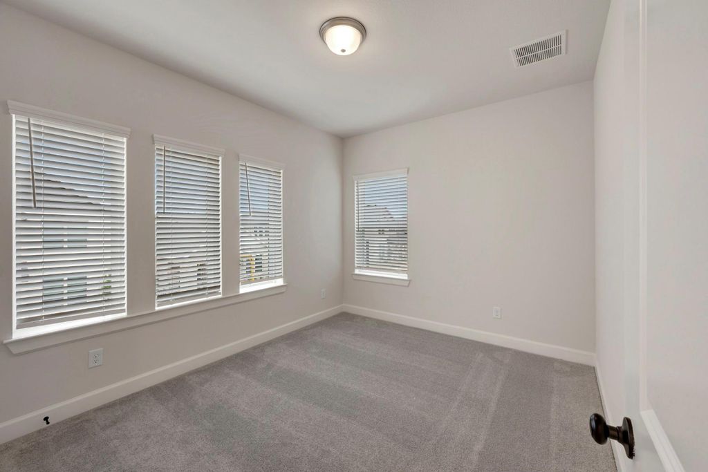 Image 32 of property listing at 3307 Full Bellied Lane, Richmond, TX 77406