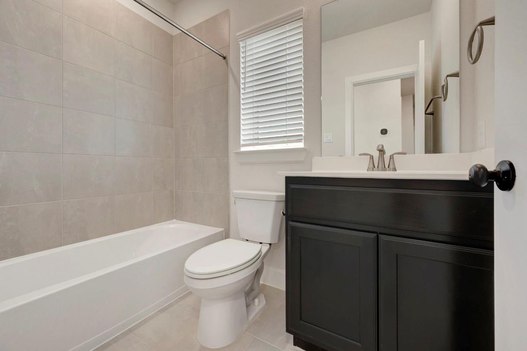 Image 34 of property listing at 3307 Full Bellied Lane, Richmond, TX 77406